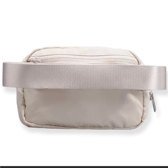 Lululemon Everywhere Belt Bag - White Opal - Picture 3 of 6